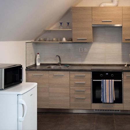 V Sadu Apartamento Lysá nad Labem Exterior foto